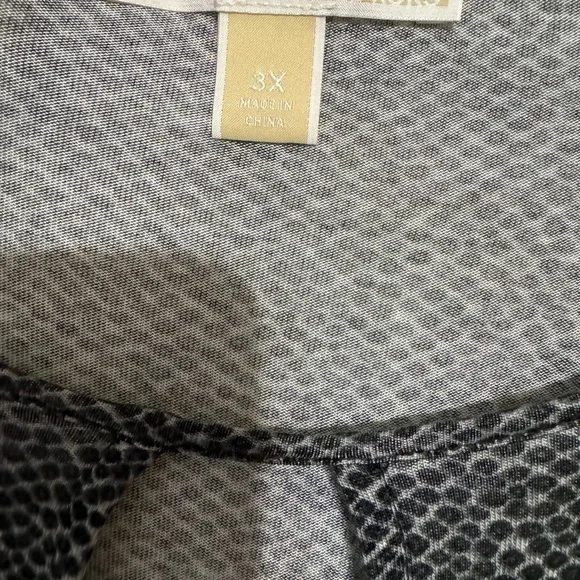 MICHAEL KORS NEUTRAL PRINT TOP w/KEY HOLE NECKLINE DETAIL PLUS: 3X #9 - Picture 8 of 10